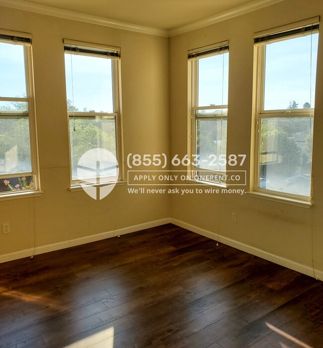 Building Photo - 38700 Tyson Ln