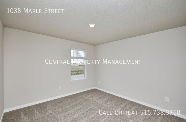 Building Photo - 1038 Maple St