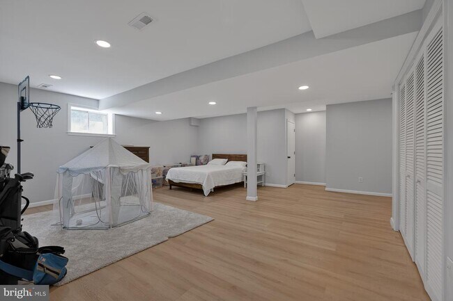 Building Photo - 1554 Forest Villa Ln