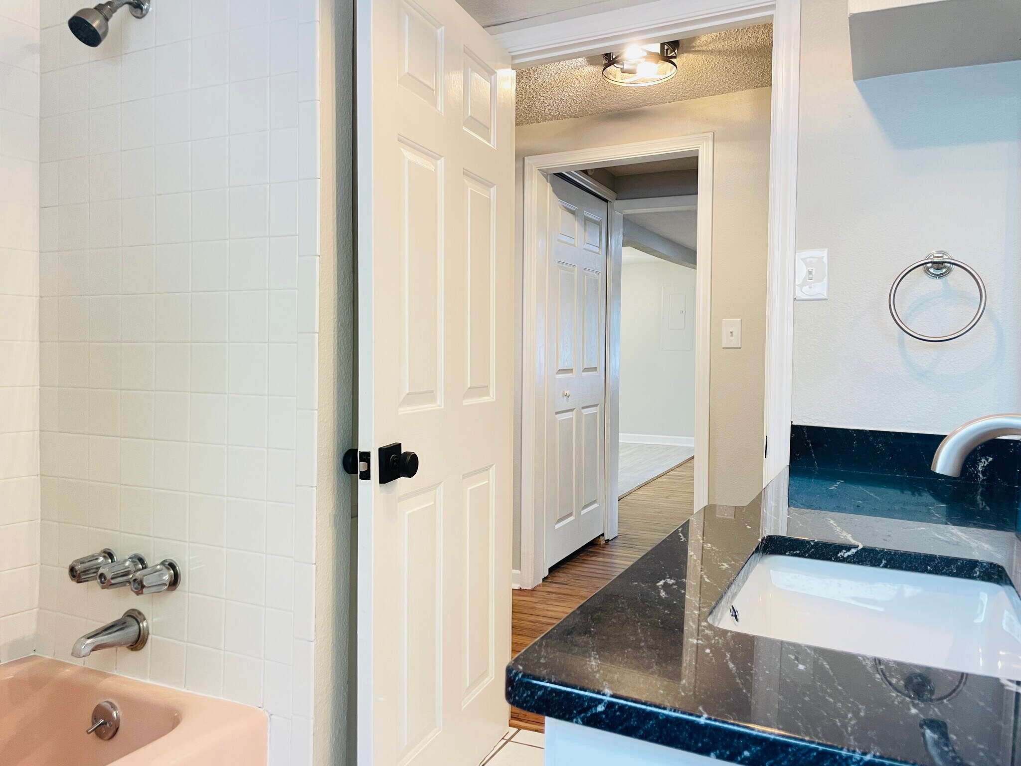 Building Photo - 939 E Bella Vista St