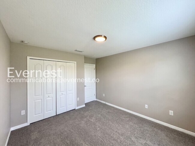 Building Photo - 11211 Flora Springs Dr