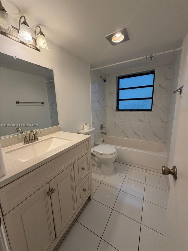 Building Photo - 2079 Coral Ridge Dr