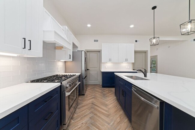 Building Photo - 11931 S Red Cedar Cir