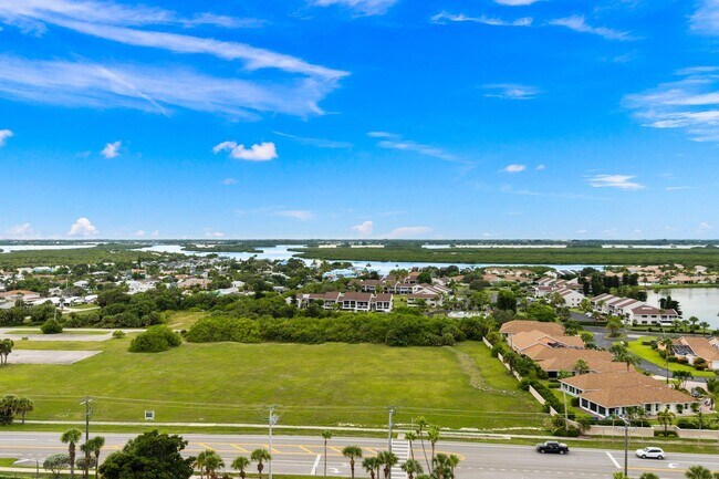 Building Photo - 3100 N Hwy A1A