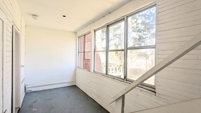 Building Photo - 395 Livingston Ave