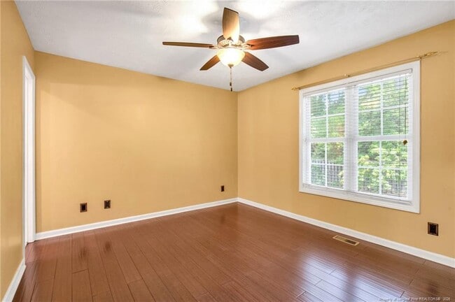 Building Photo - 425 Cityview Ln