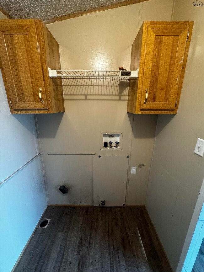 Building Photo - 1102 E Spring St