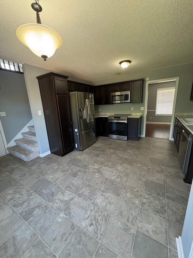 Building Photo - Beautiful 3-BR Colonial with Huge Bonus Room in Summerhaven!