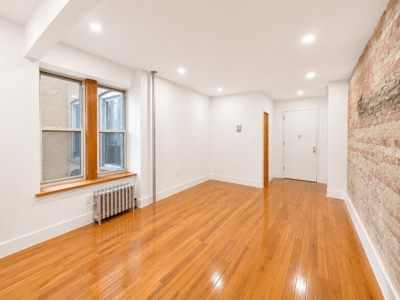 Building Photo - 175 Pinehurst Ave
