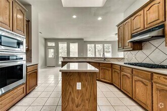 Building Photo - 3015 Cross Timbers Dr