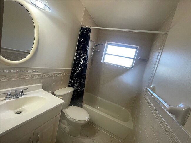 Building Photo - 3960 SW 68th Ave