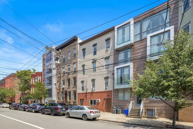 Building Photo - 209 Adams St