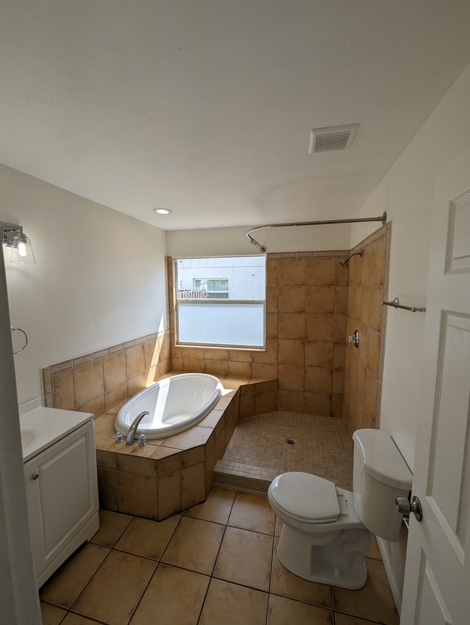 Building Photo - 12812 129th Ave