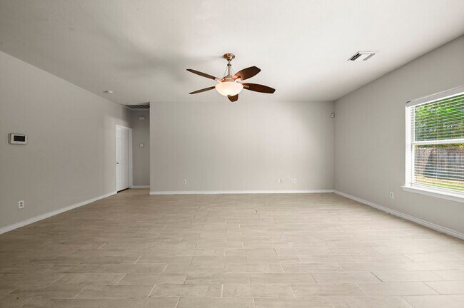 Building Photo - 22898 Sabine Dr