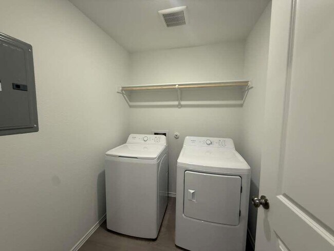 Building Photo - 18020 Lark Sparrow Dr