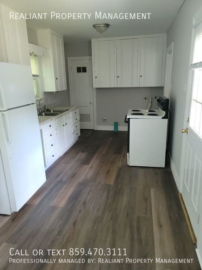 Building Photo - 1411 Hill St