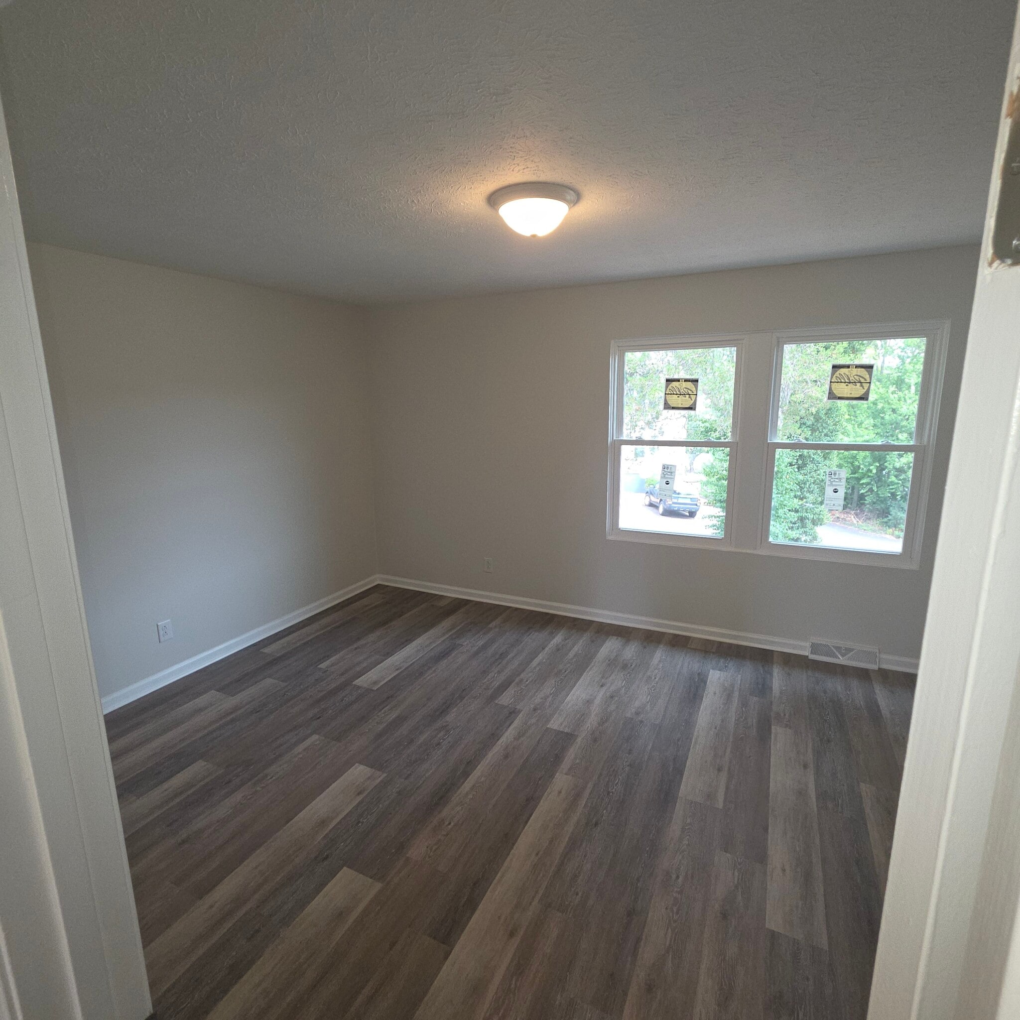 Building Photo - 1324 Riverdale Dr
