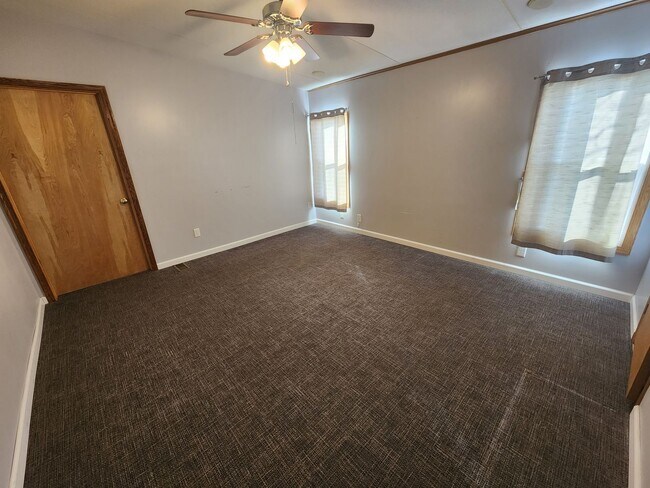 Building Photo - Wonderful County Home