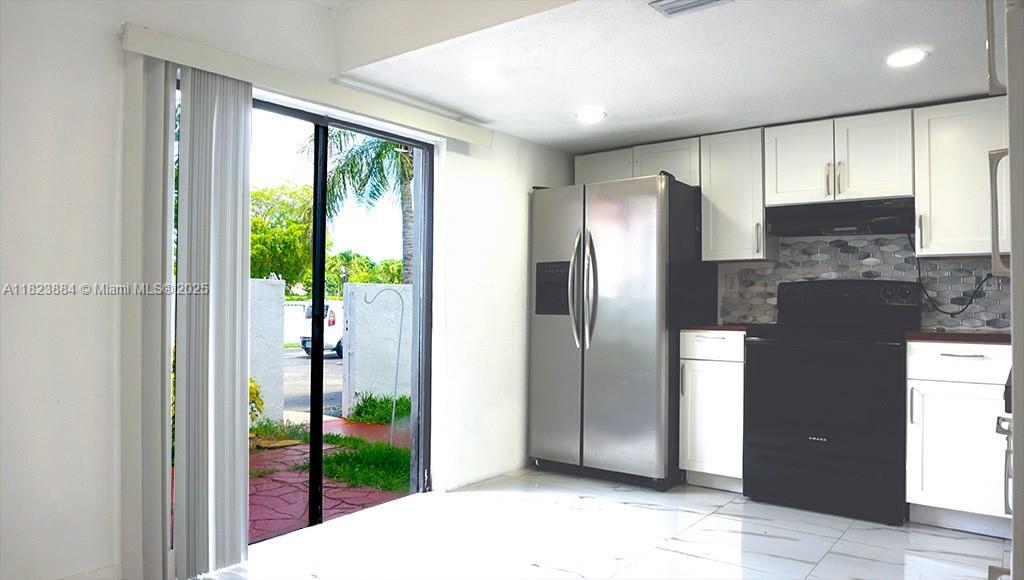 Building Photo - 1705 San Remo Cir