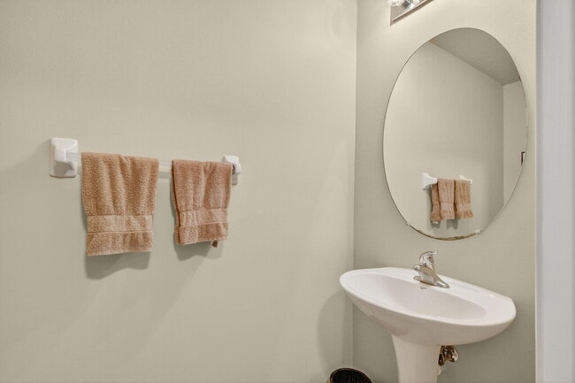 Building Photo - 2990 SE Lexington Lakes Dr