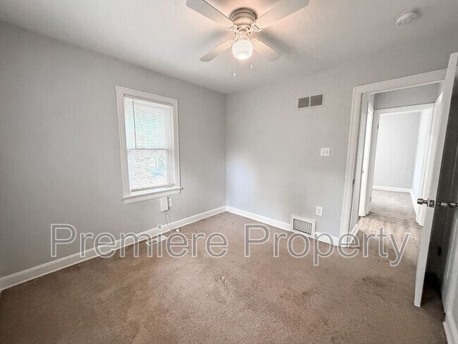 Building Photo - 36 N Poe St