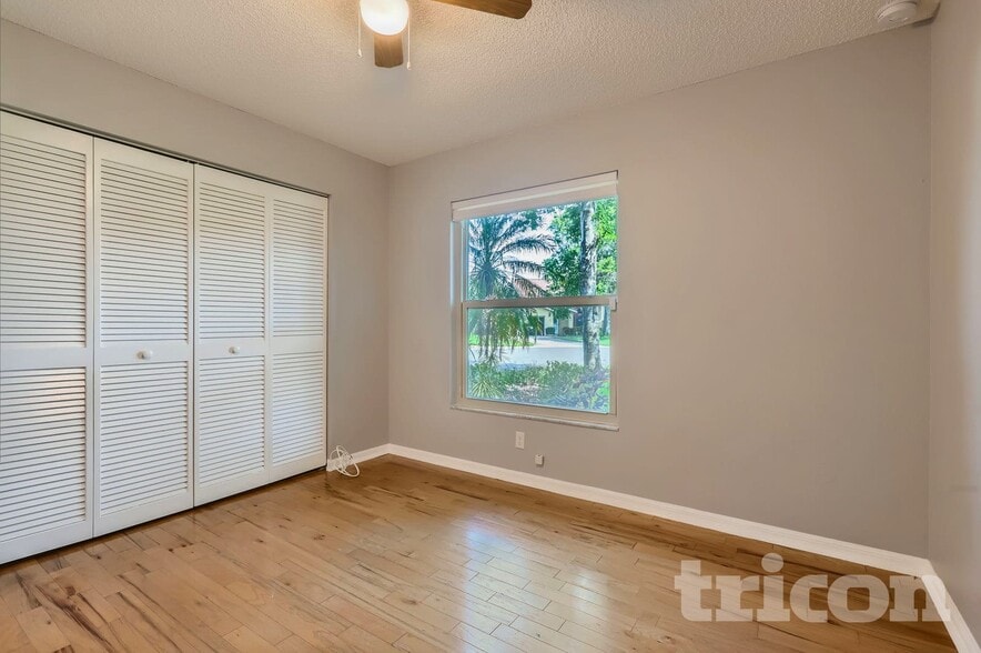 Building Photo - 2008 59th Cir S