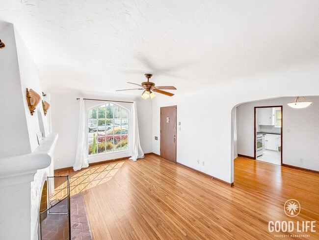 Building Photo - Beautiful 2B 1BA Home in University Height...
