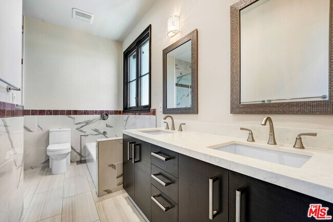 Building Photo - 1621 Franklin St