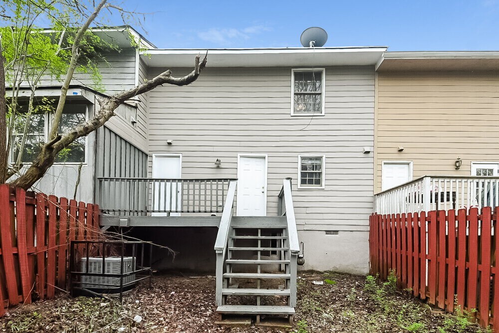 Building Photo - 770 Joseph Club Dr