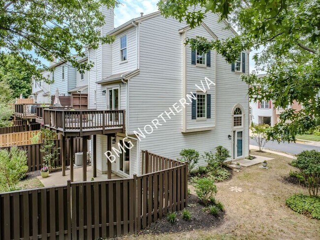 Building Photo - 6001 Keble Dr