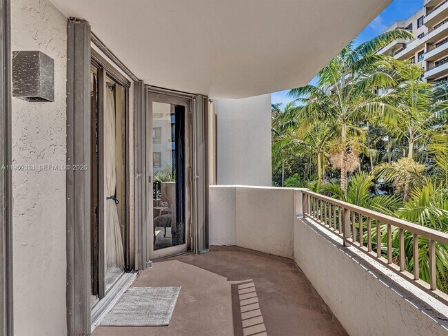 Building Photo - 101 Crandon Blvd