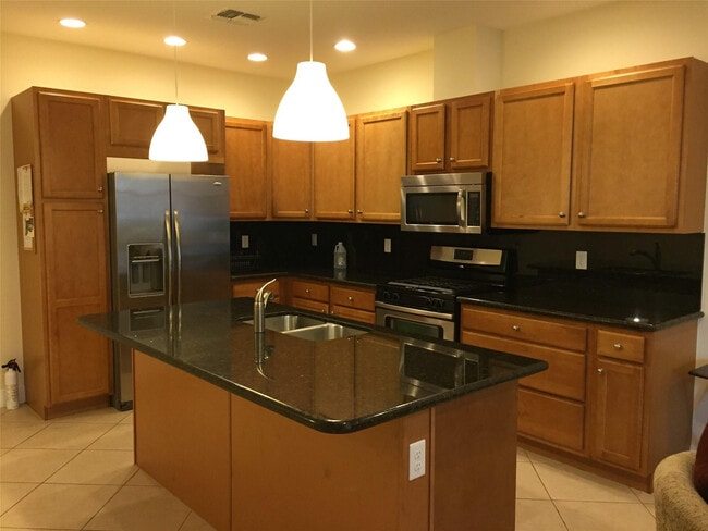 Building Photo - 3310 NW 125th Ln