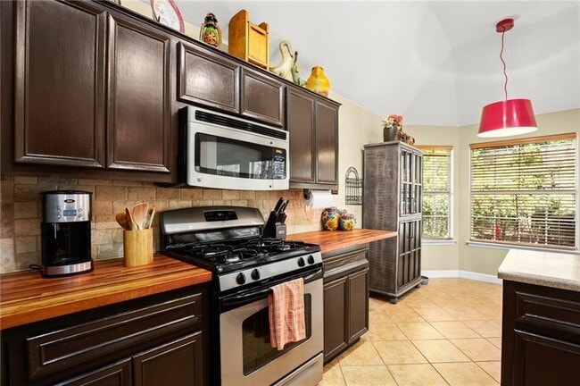 Building Photo - 119 Bluejack Pl