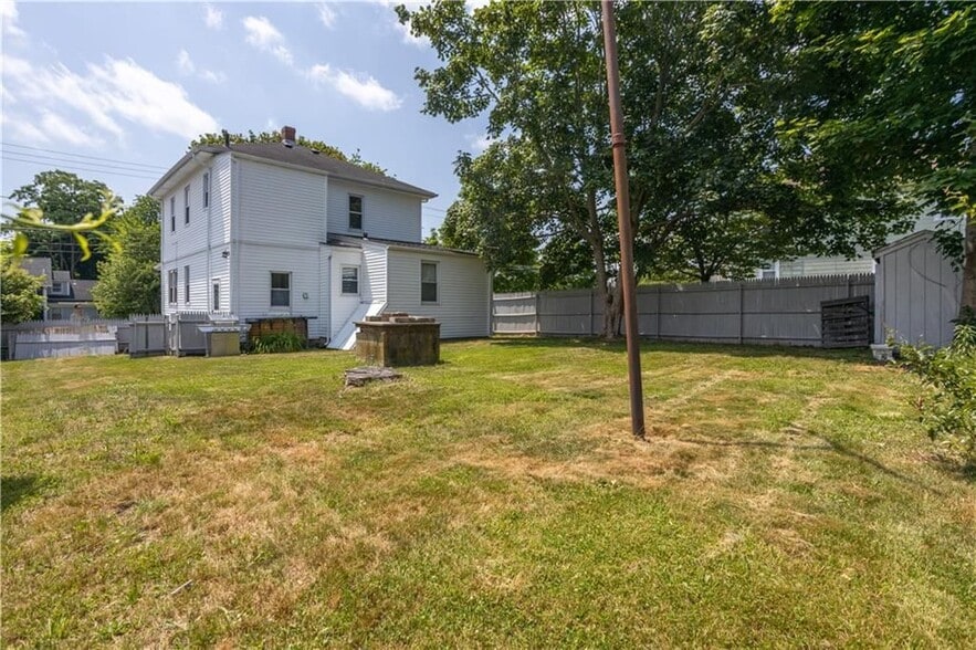 Building Photo - 291 Maple Ave