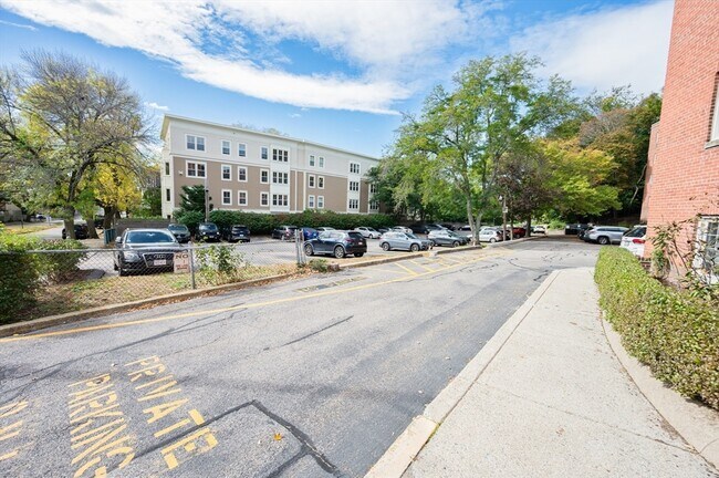 Building Photo - 32 St Paul St