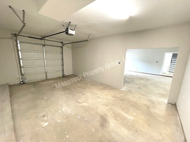 Building Photo - 4BD/4.5BA FOR RENT