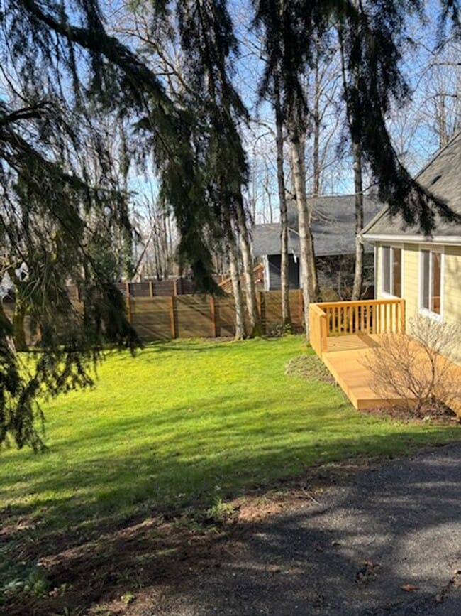 Building Photo - $500 off 1st month's rent! Short Term Lease Only, Charming 3 Bed, 1.5 Bath with Big Yard