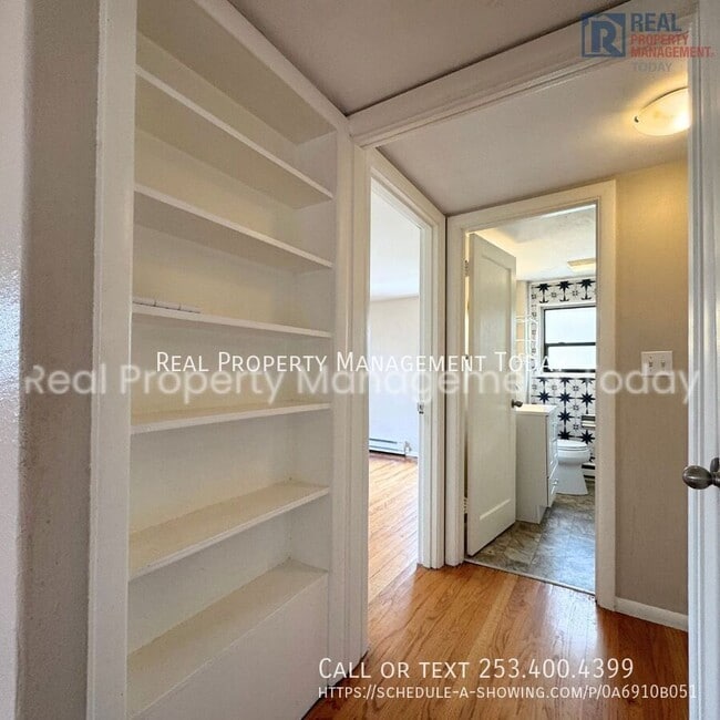 Building Photo - 3122 S 11th St