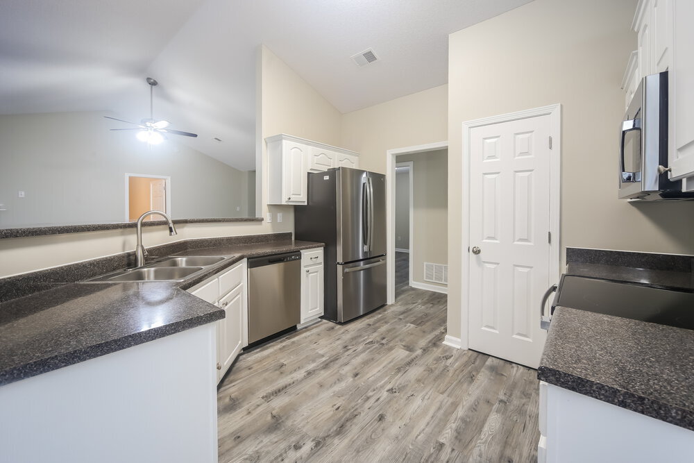 Building Photo - 5755 Kuykendall Dr