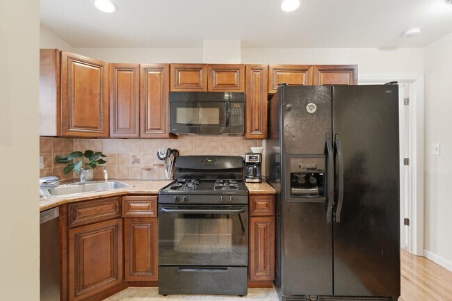 Building Photo - 499 Ocean Ave