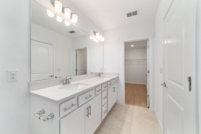 Building Photo - 5543 SW 85th Ave Rd