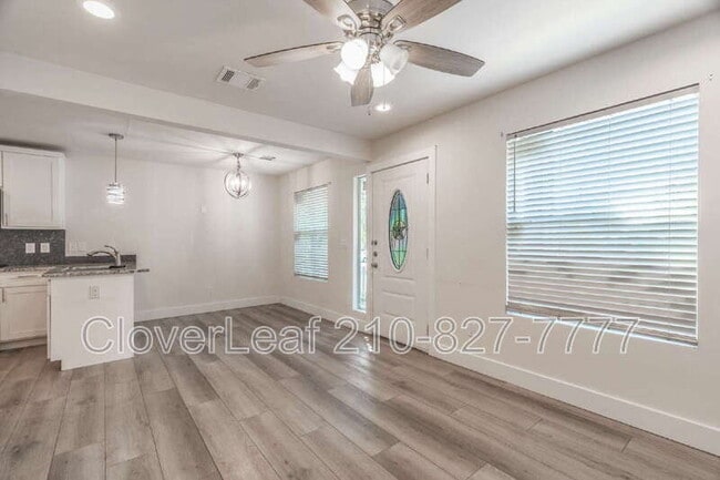 Building Photo - 116 Naylor St