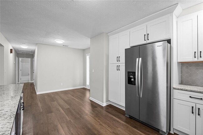 Building Photo - 1194 Meadow Oaks Dr NW