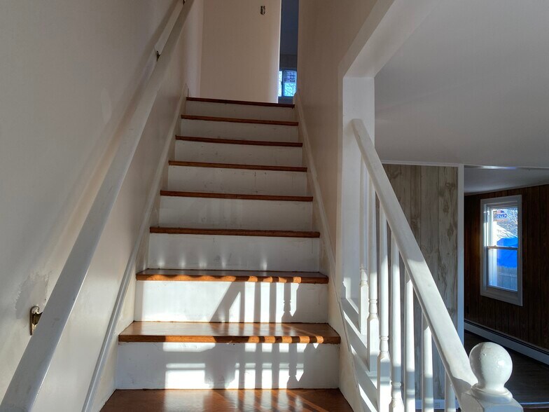 Building Photo - 239 Melville Dr