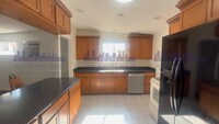Building Photo - Spacious 3BR/2BA Home for Rent in Prime Na...