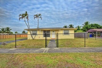 Building Photo - 3531 SW 36th St