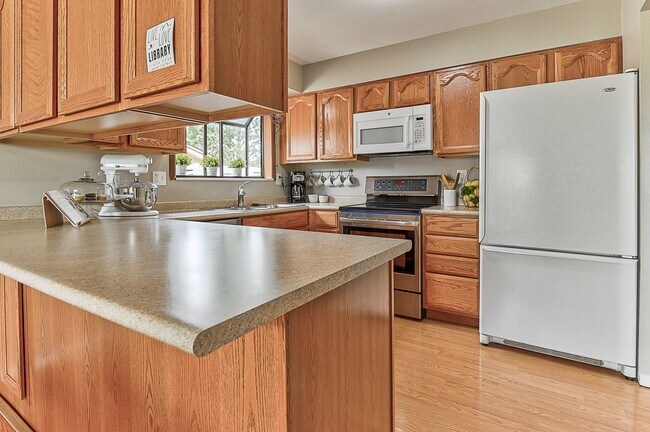 Building Photo - 5150 Saddle Dr