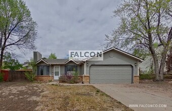Building Photo - 1910 Whitehorn Dr N