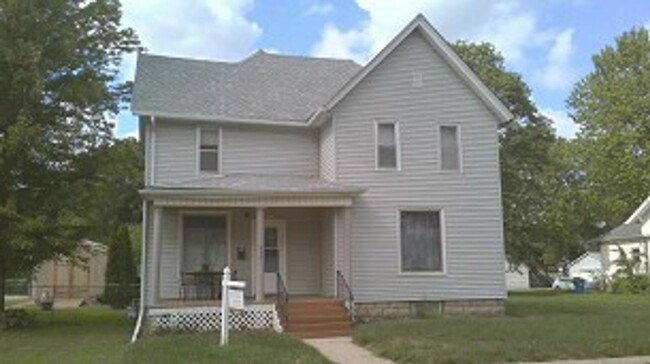 Building Photo - J&A Vine Duplex Owatonna