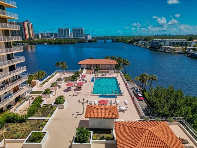 Building Photo - 210 174th St